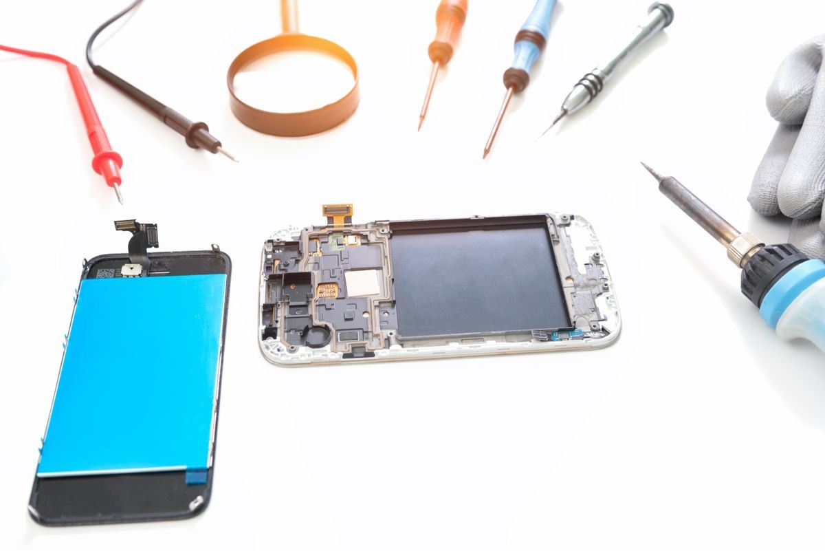 mobile phone parts and repairing tools, technician workspace